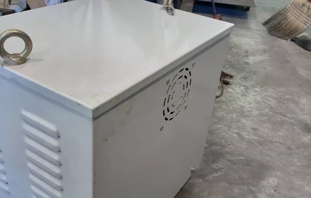 TRASFORMATORE  25 KVA - 380V PRIMARIO-220V SECONDARIO NUOVO